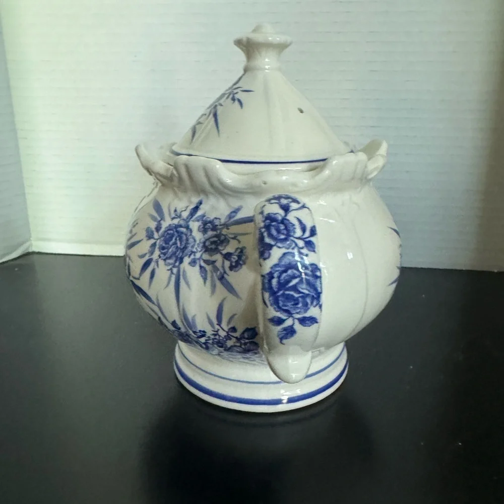 Vintage Blue & White decorative small teapot